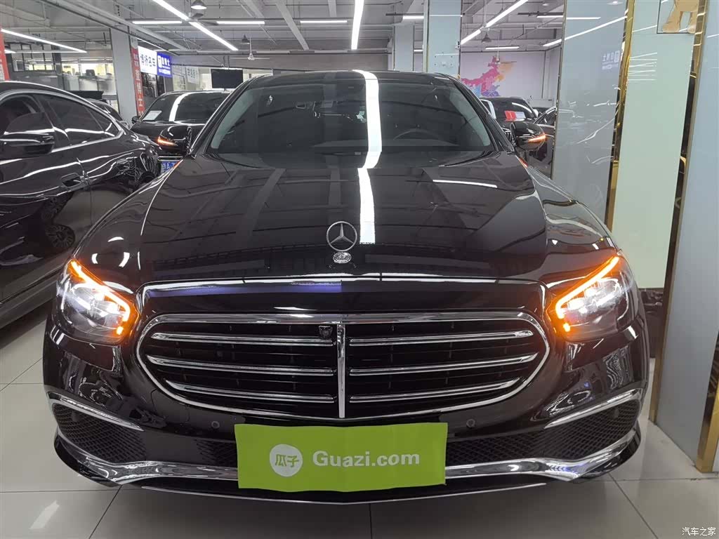 Mercedes-Benz E-Class, 2023 3