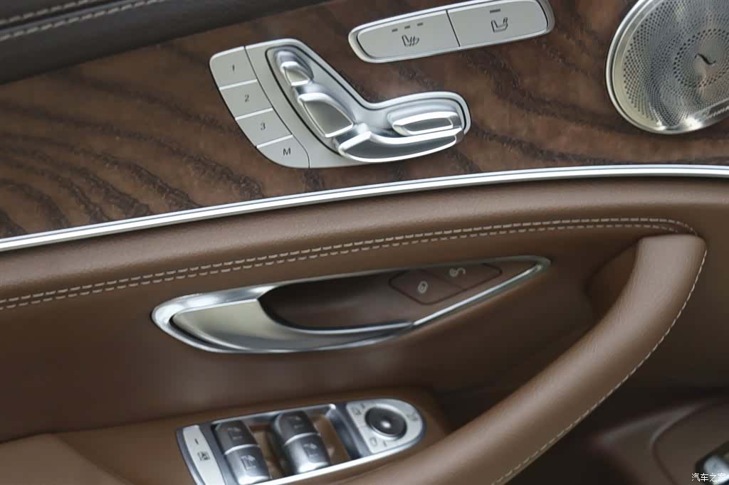 Mercedes-Benz E-Class, 2023 10