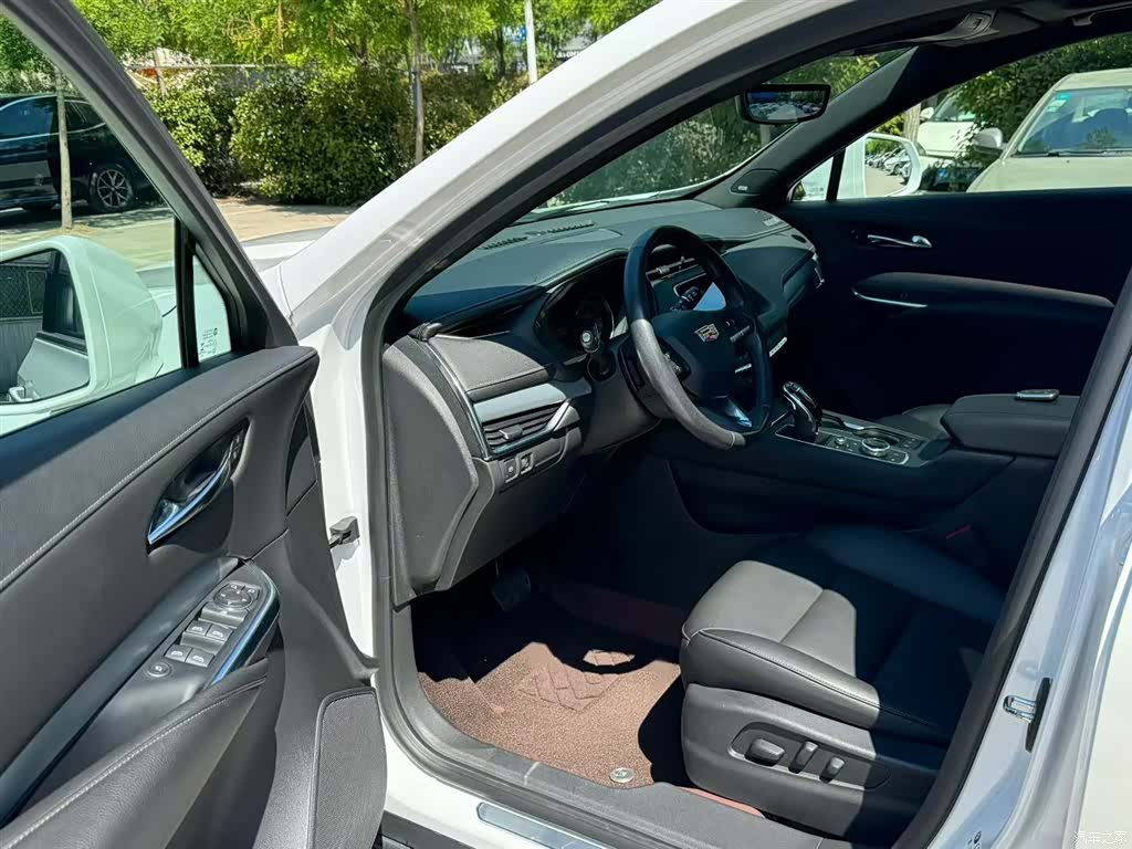 Cadillac XT4, 2021 8