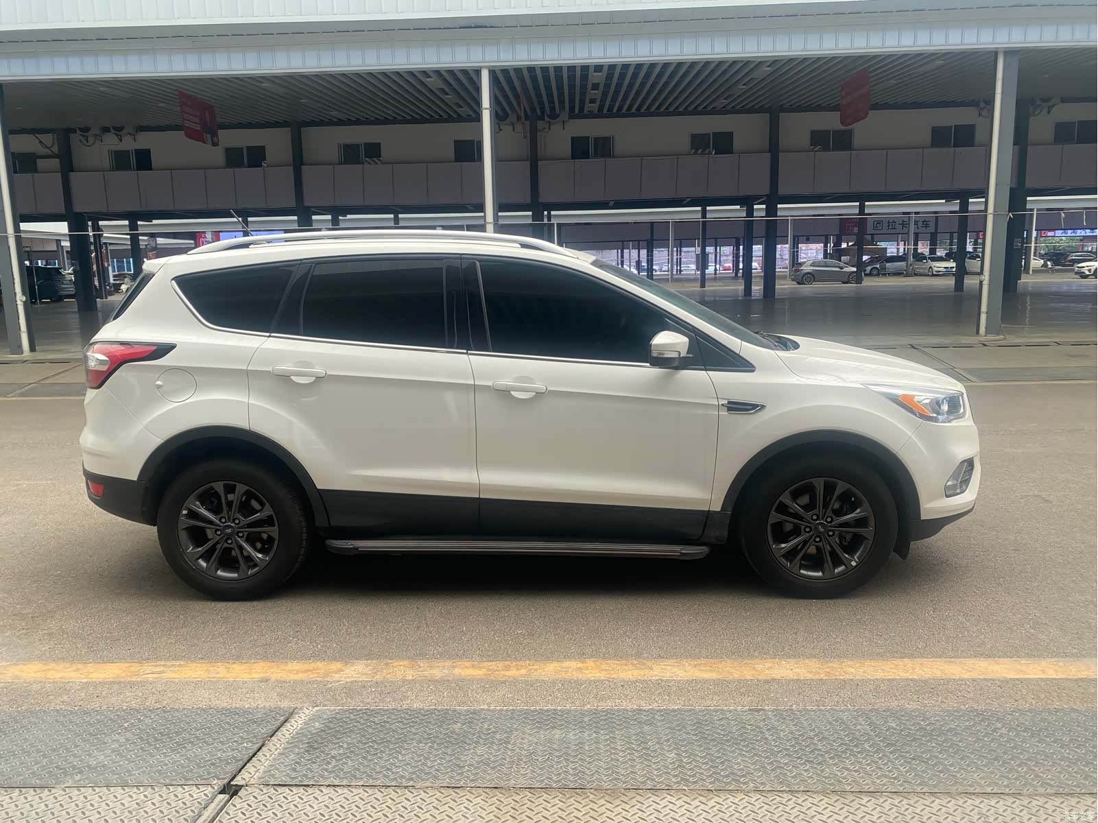 Ford Kuga, 2021 4