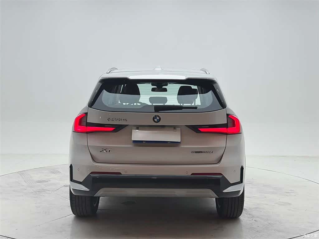BMW X1, 2023 все фото