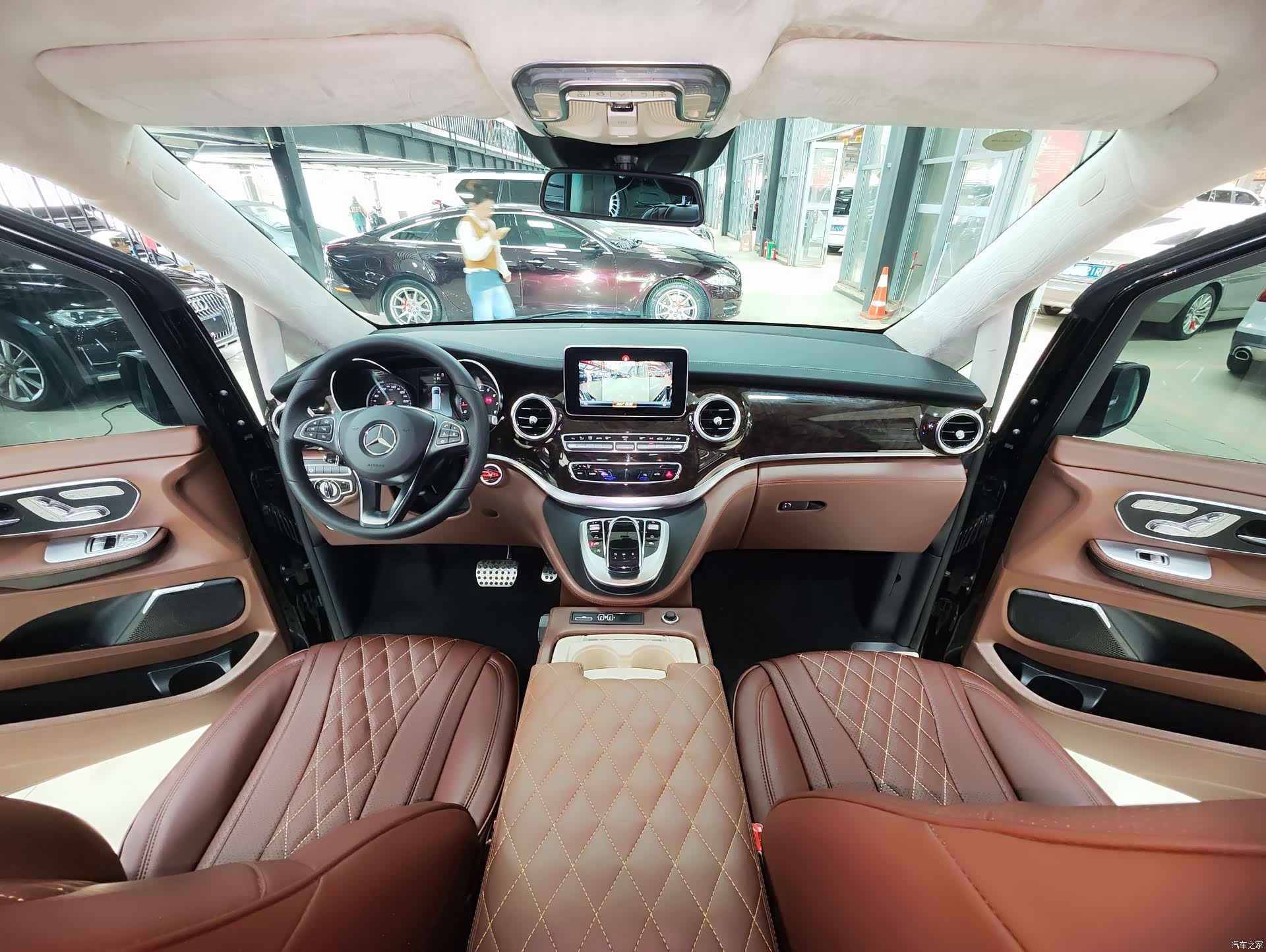 Mercedes-Benz V-Class, 2020 4