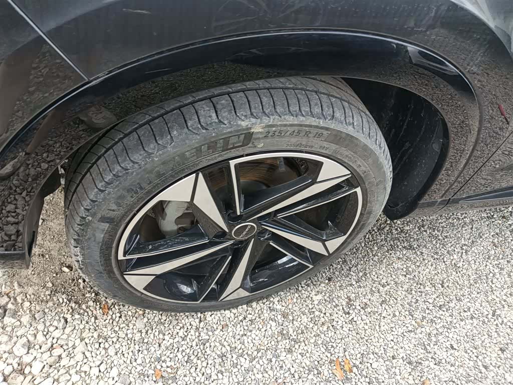 Roewe RX5, 2023 23