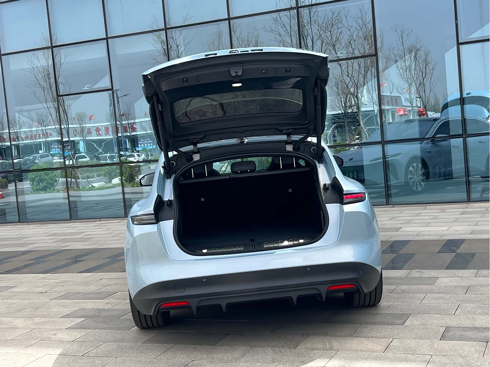 NIO ET5, 2023 11