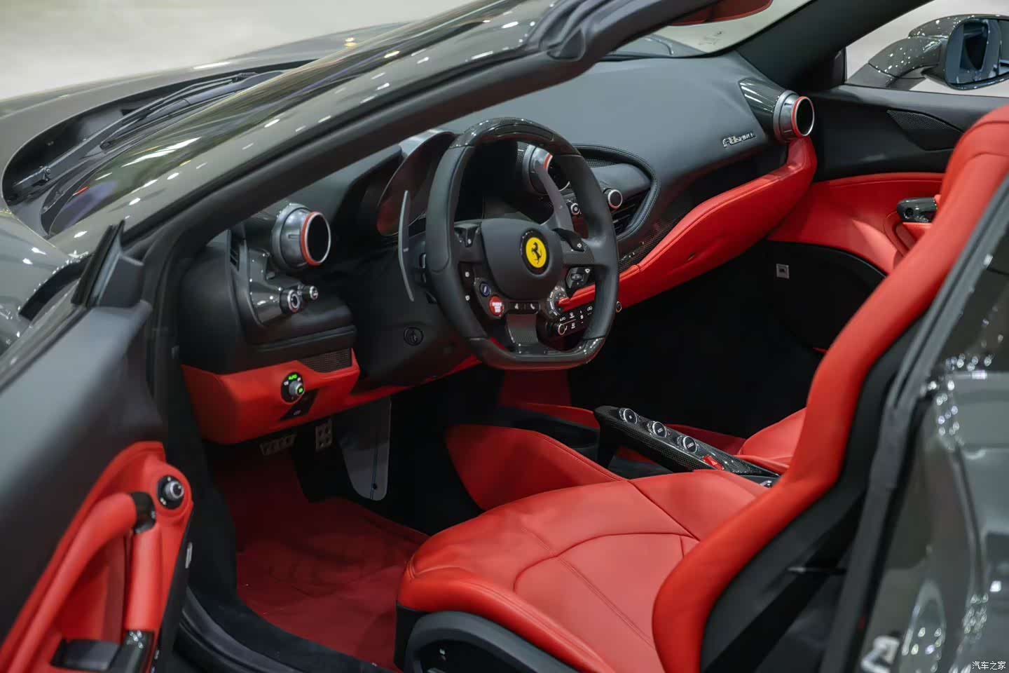 Ferrari F8, 2022 все фото
