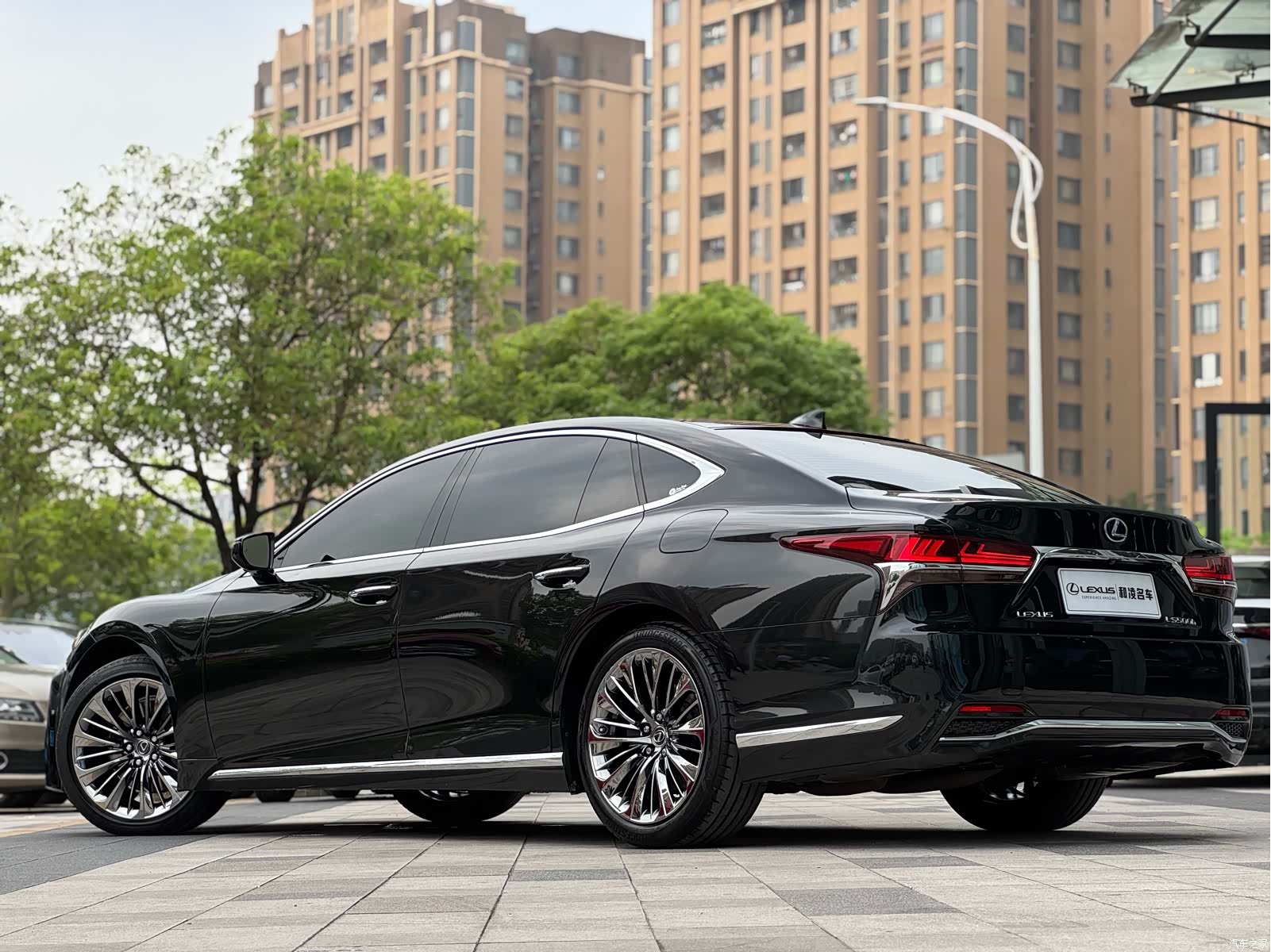 Lexus LS, 2019 4