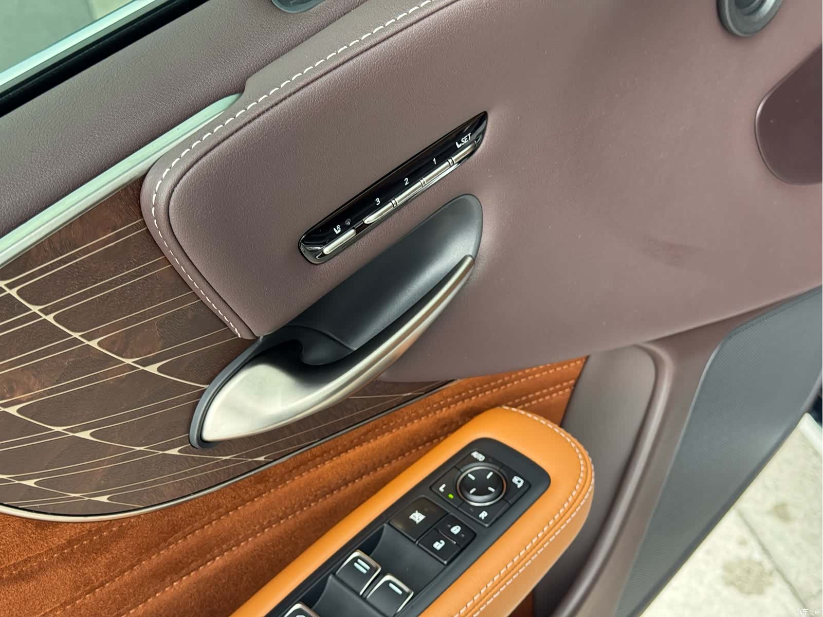 Lexus LS, 2019 21