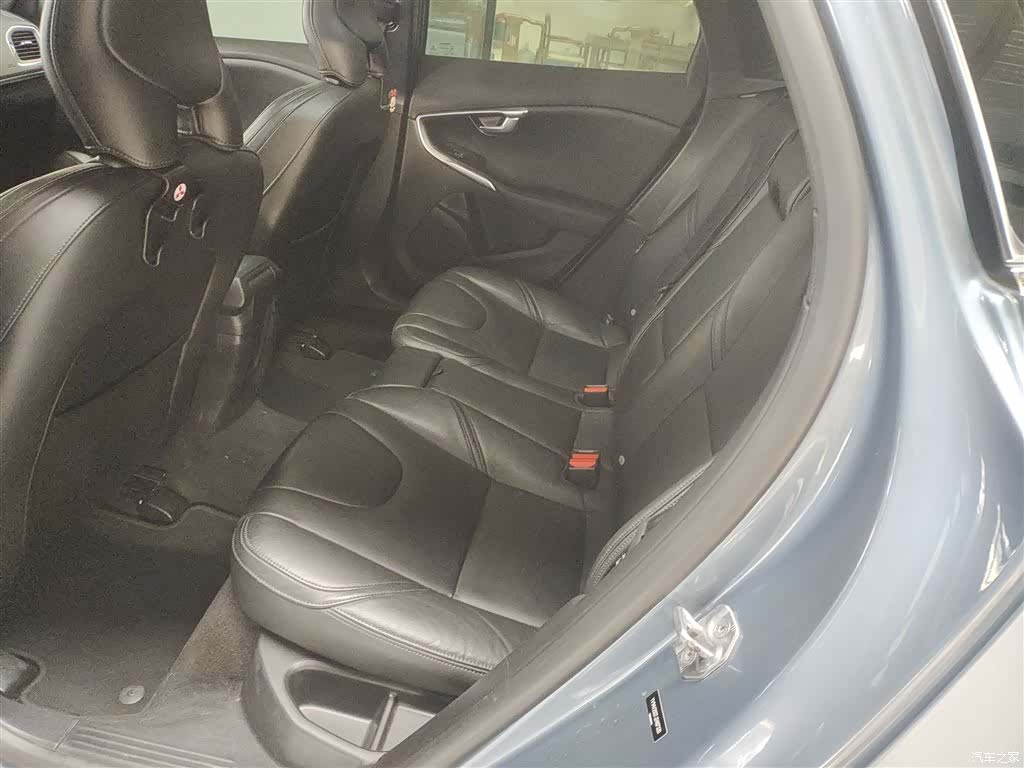 Volvo V40, 2018 17