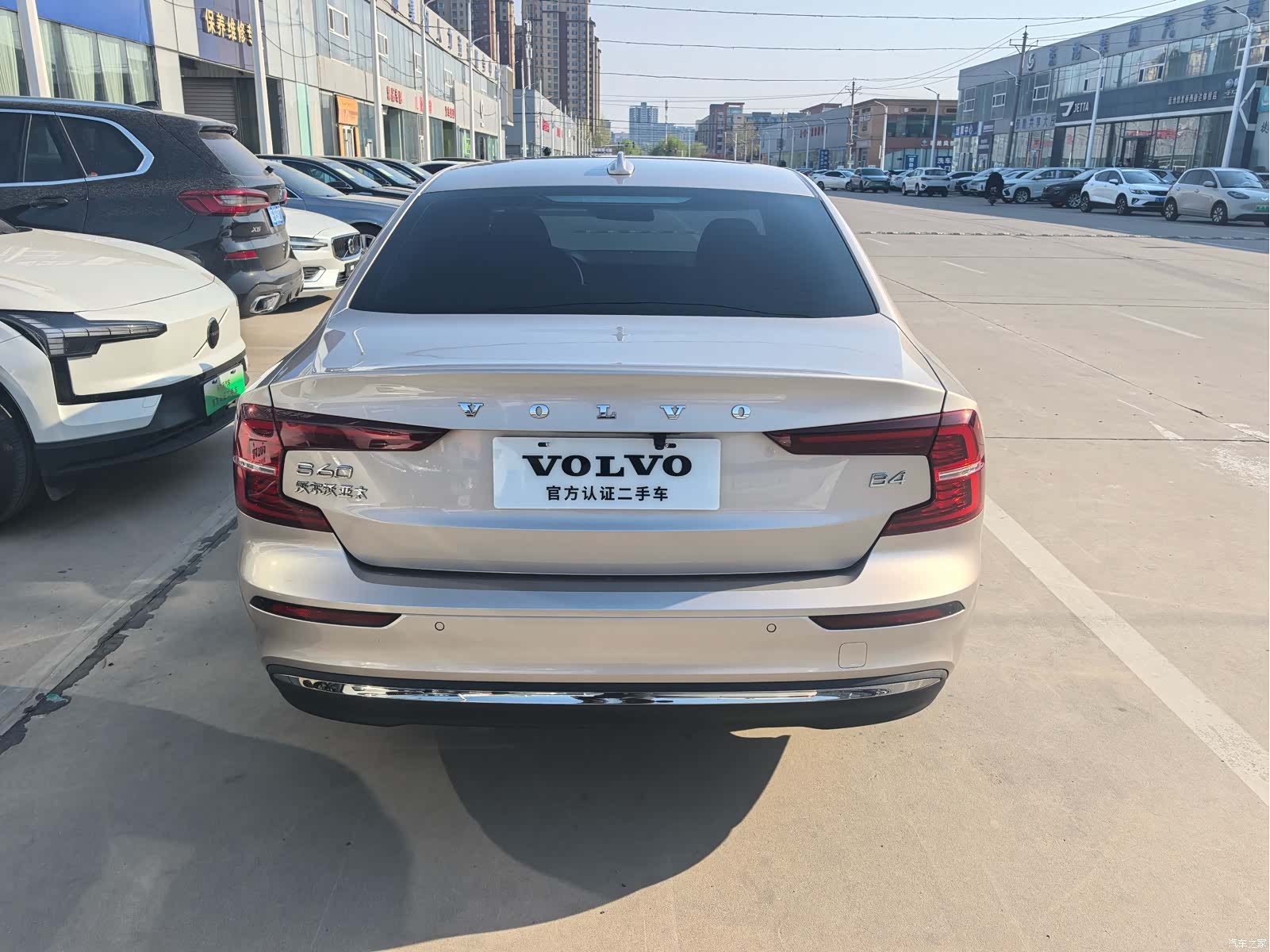 Volvo S60, 2023 все фото