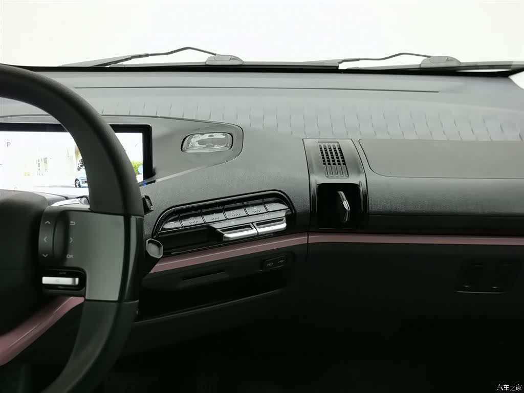Wuling E300, 2020 12