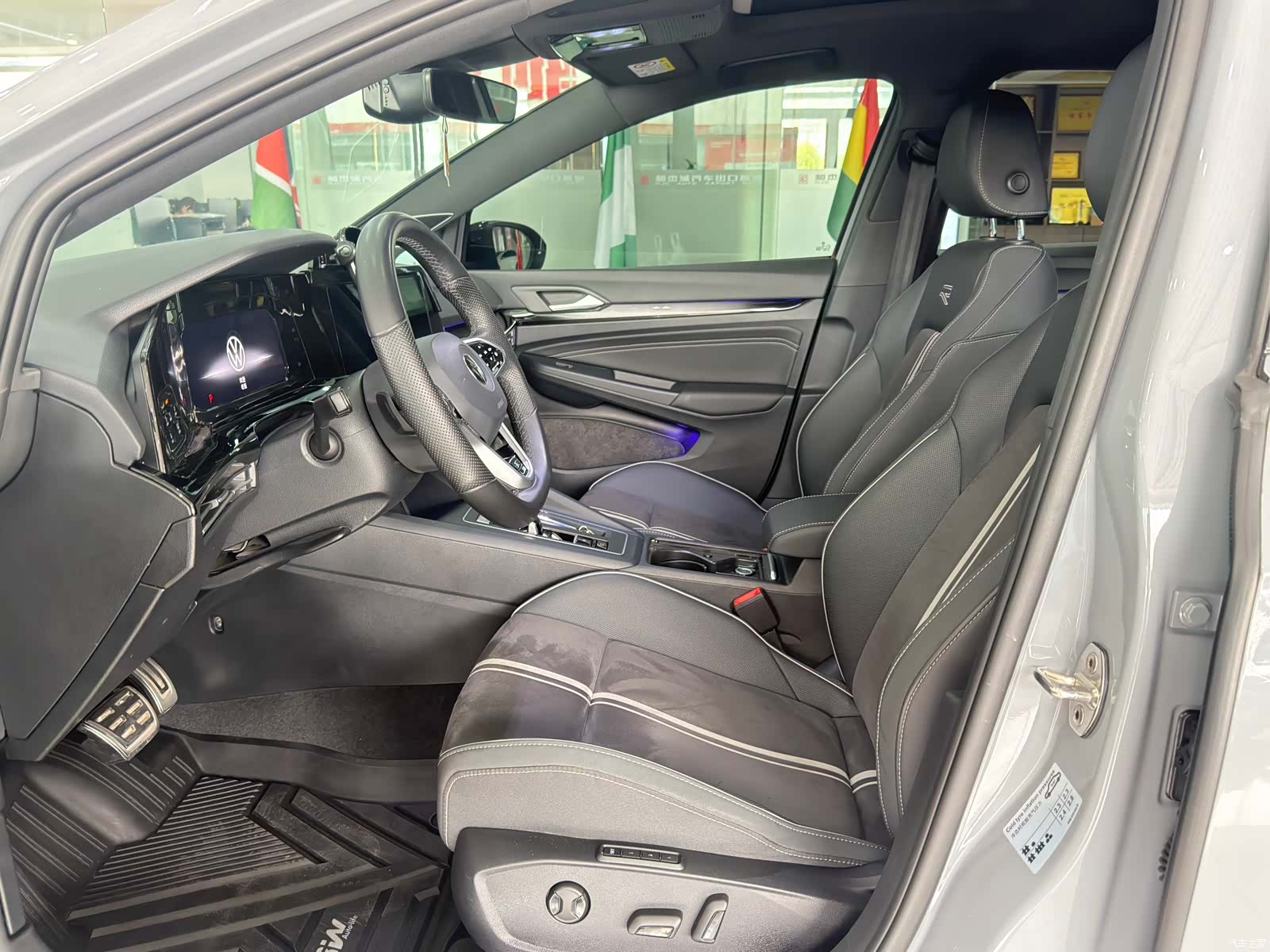 Volkswagen Golf, 2023 4