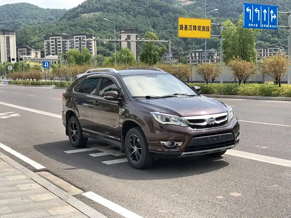 BYD S7