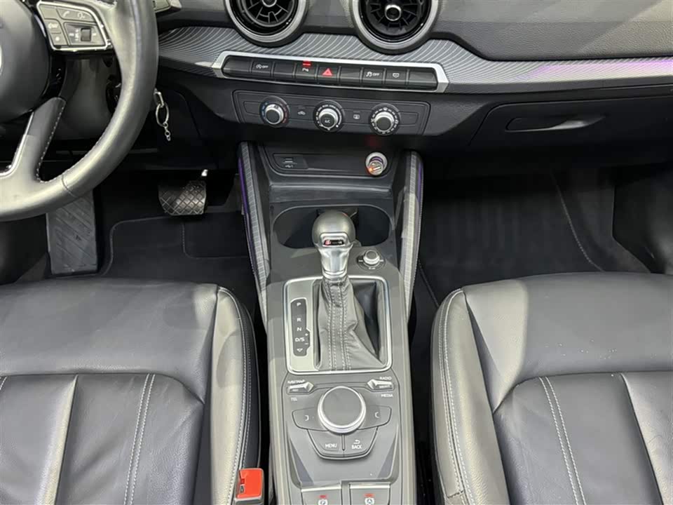 Audi Q2L Audi Q2L