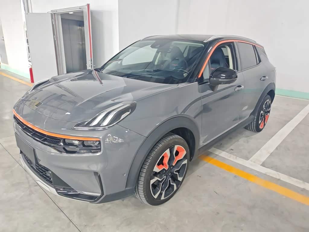 Lynk & Co 06