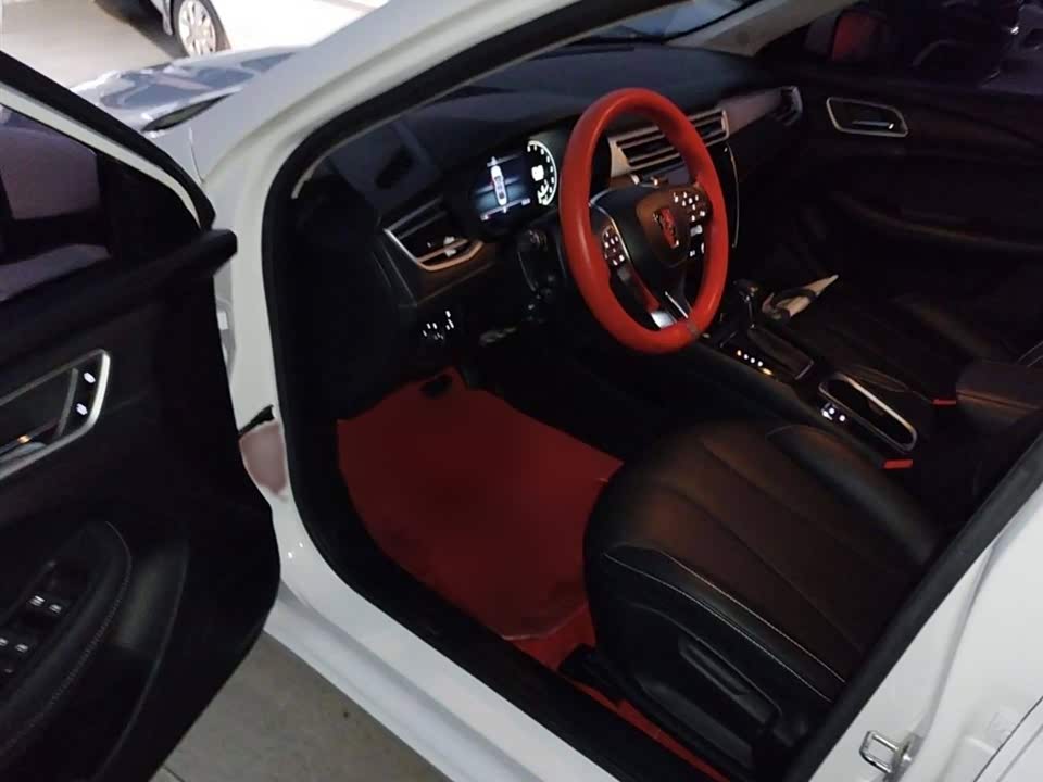 Roewe i5