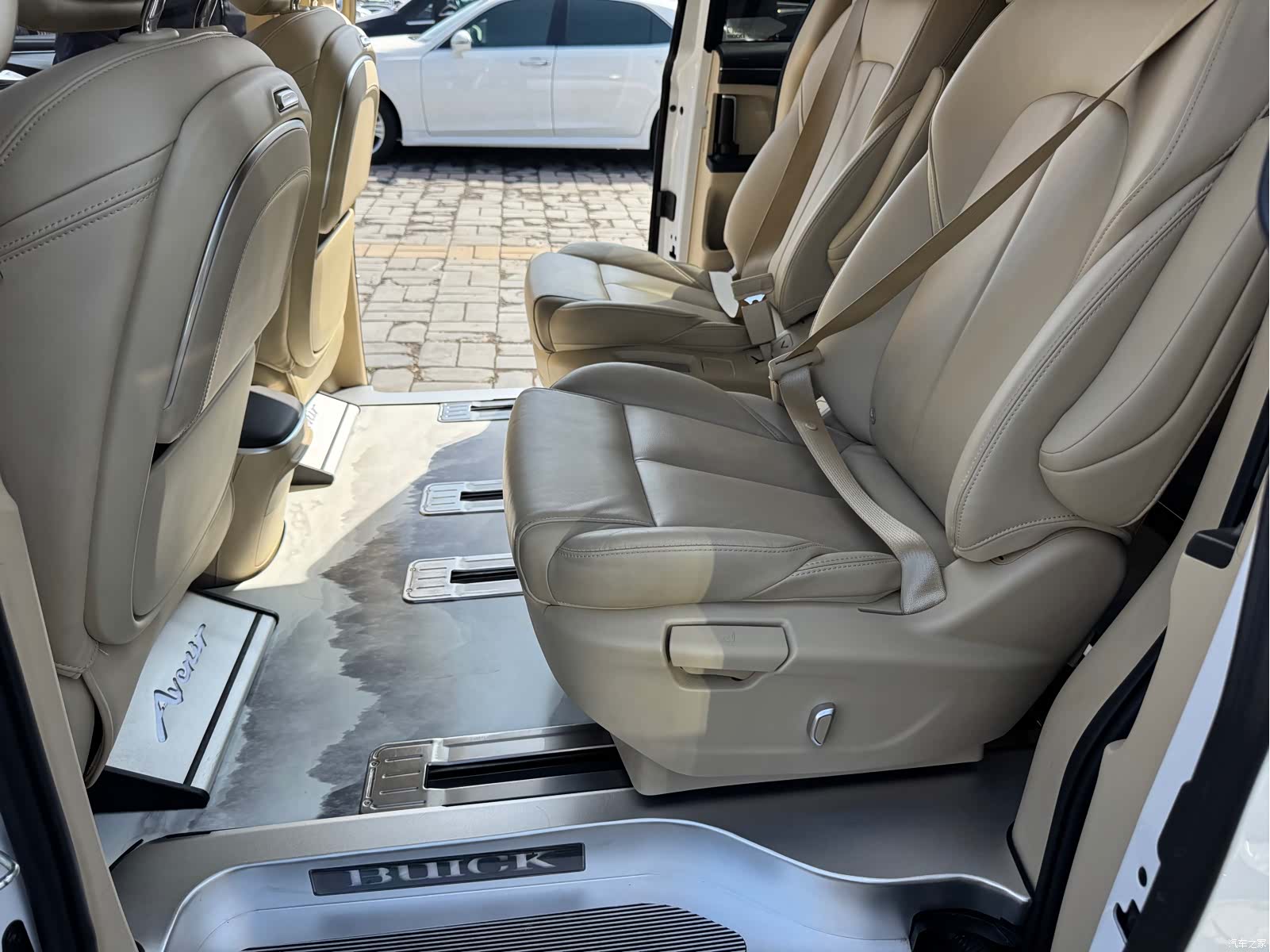 Buick GL8, 2023 11