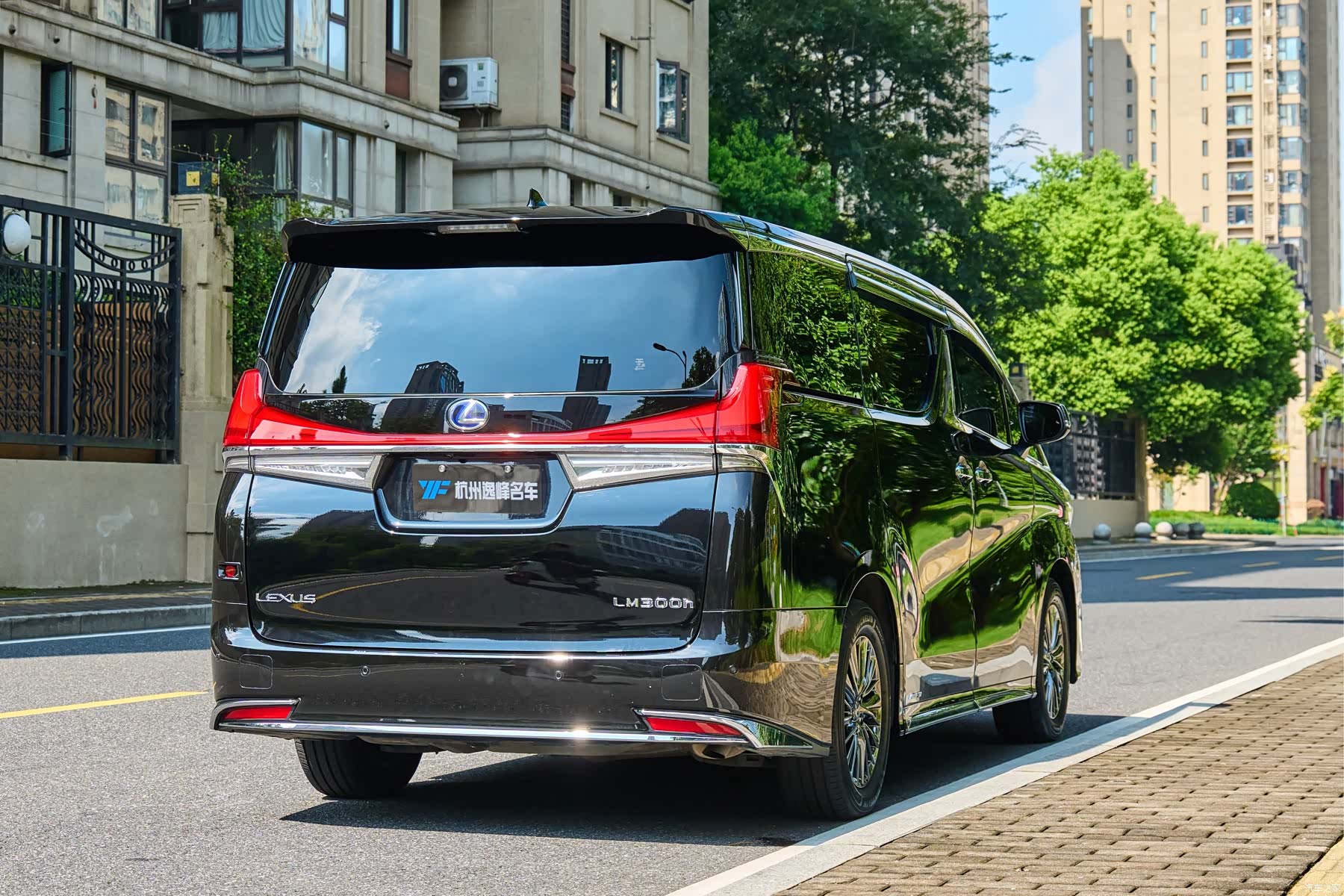 Toyota Vellfire, 2021 9