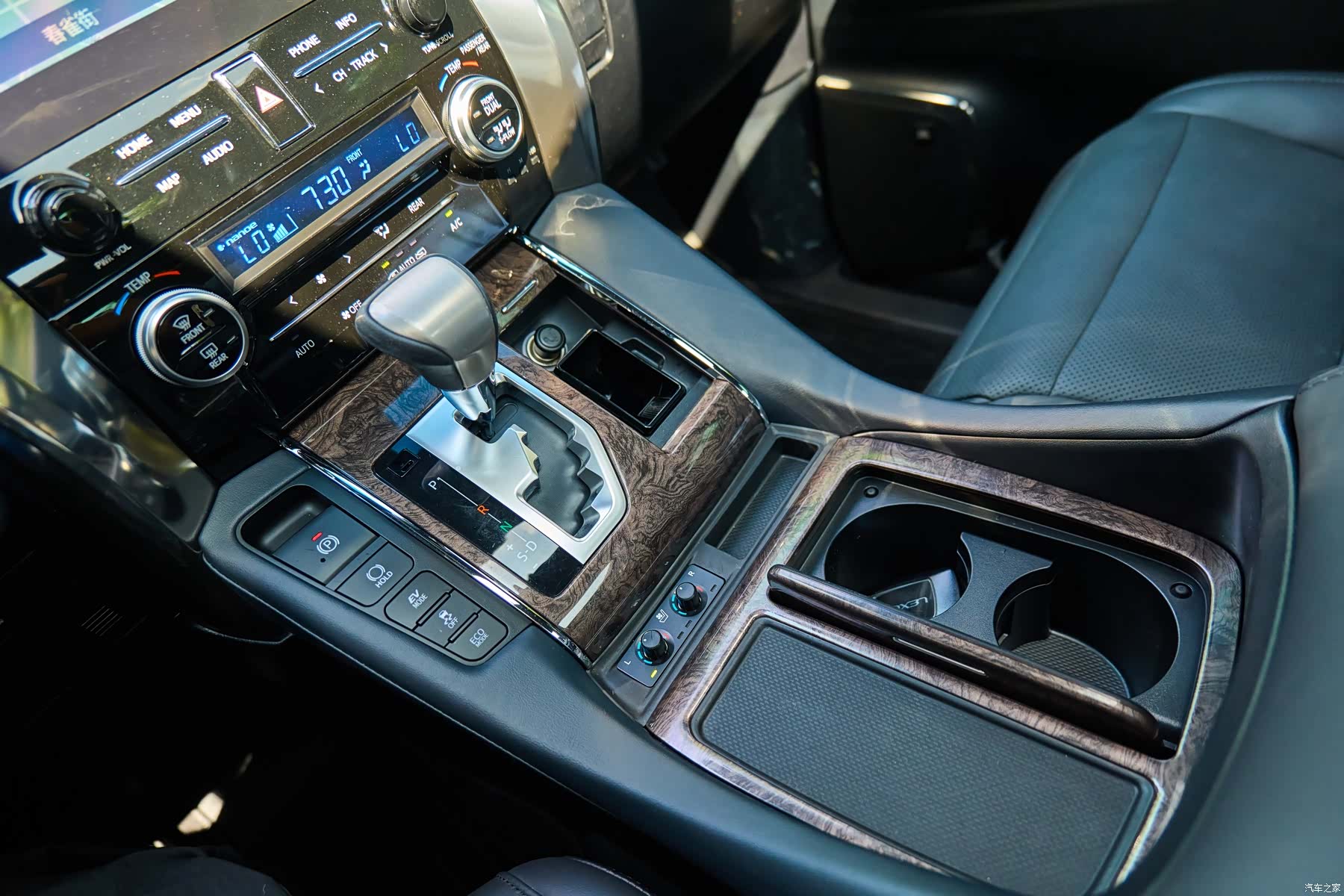 Toyota Vellfire, 2021 16