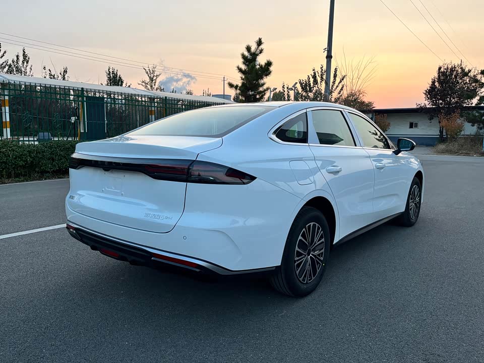 Geely Galaxy Galaxy Sparkle 6