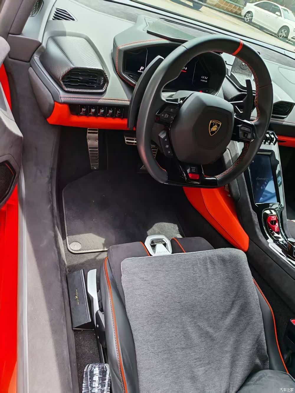 Lamborghini Huracán, 2024 4