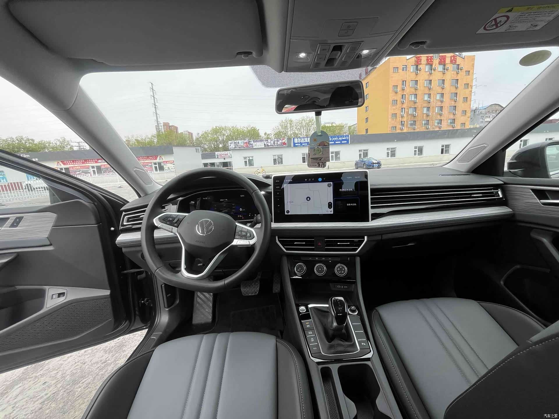 Volkswagen Sagitar, 2026 все фото