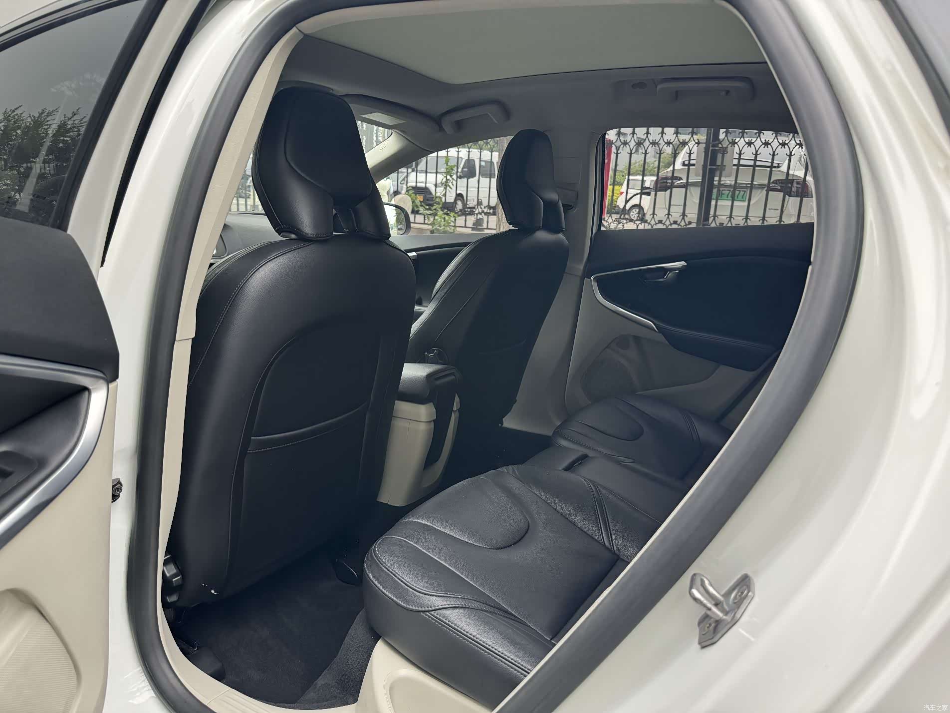 Volvo V40, 2015 20