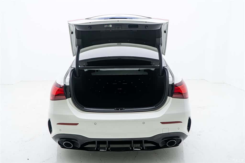 Mercedes-Benz A-Class, 2024 9