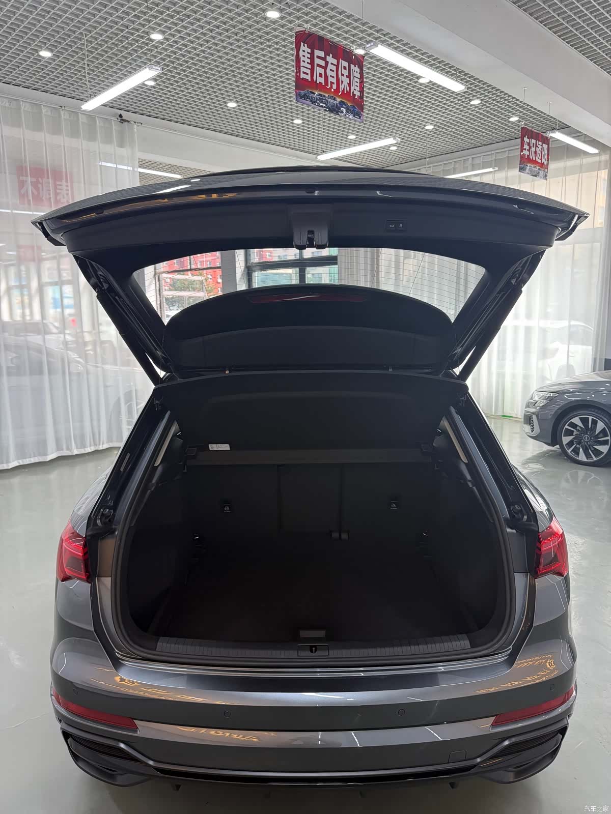 Audi Q3, 2022 10