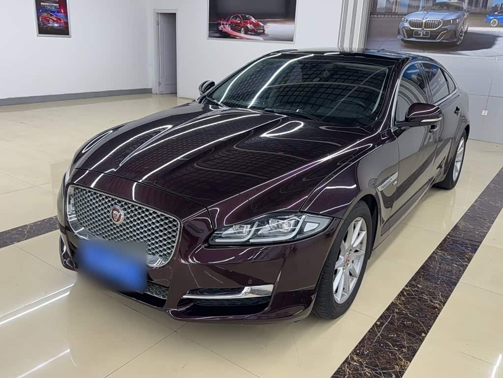 Jaguar XJ