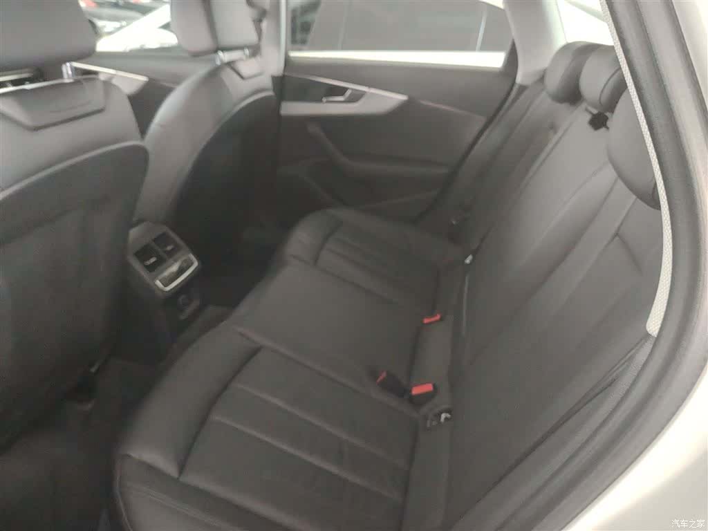 Audi A4, 2018 8