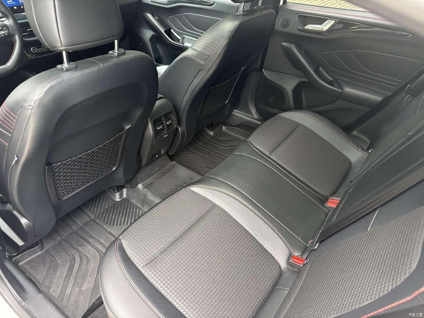 Ford Focus, 2022 20