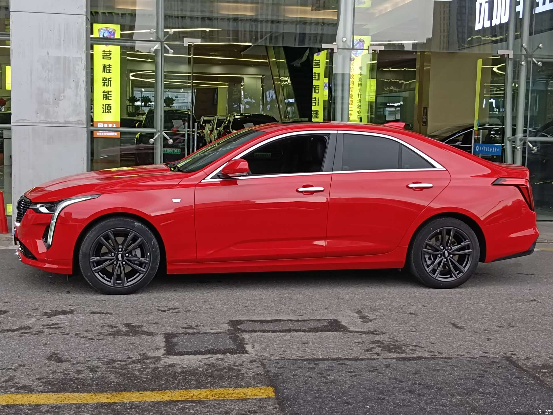 Cadillac CT4, 2023 все фото
