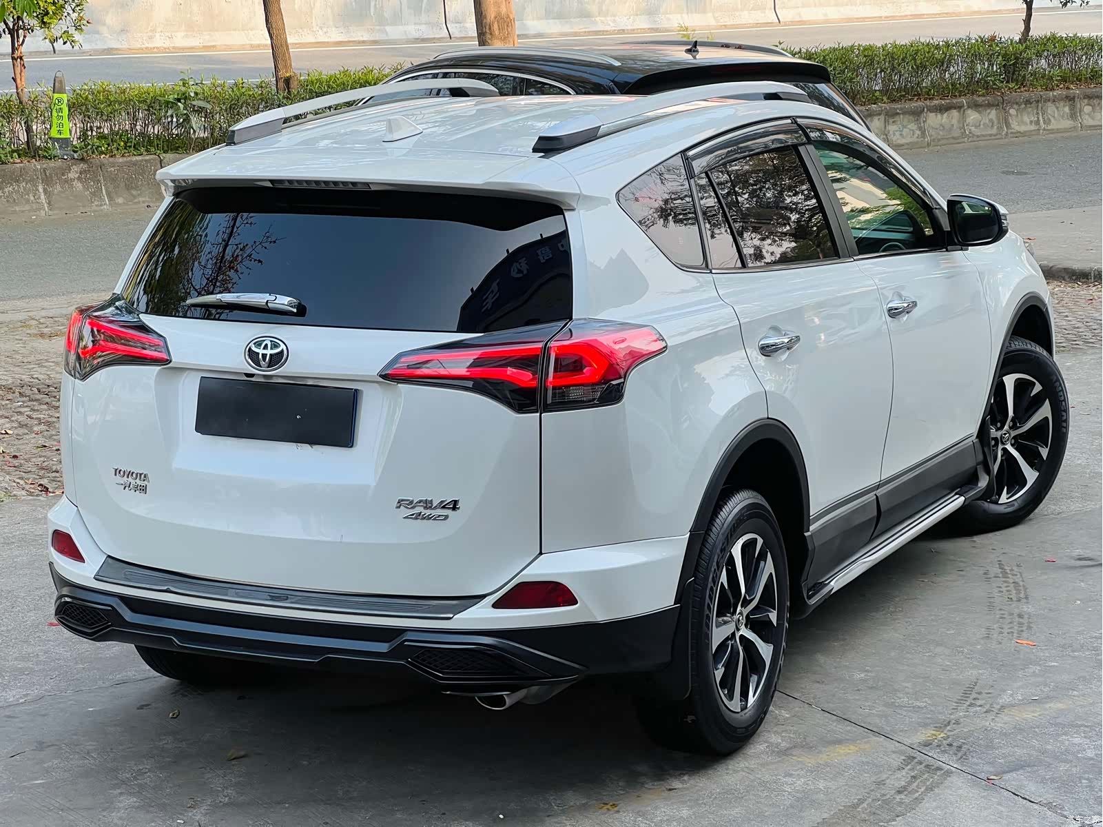 Toyota RAV4, 2017 8