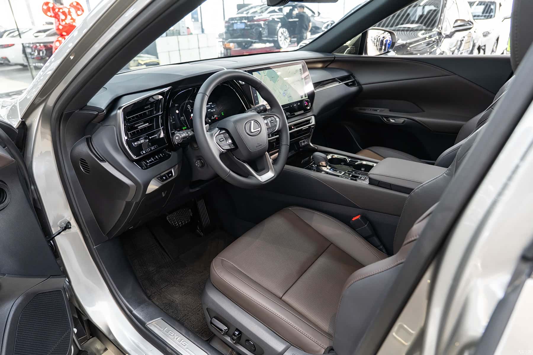 Lexus RX, 2025 9