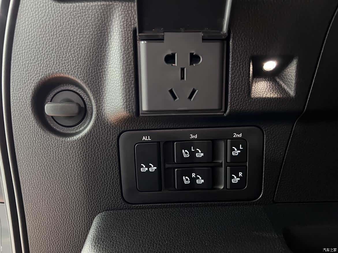 Lexus LX, 2025 24