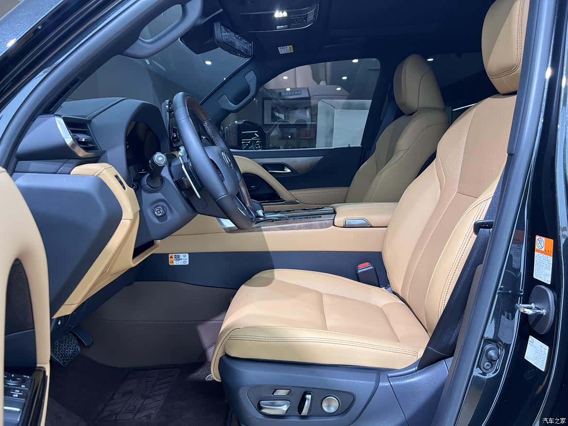 Lexus LX, 2025 10
