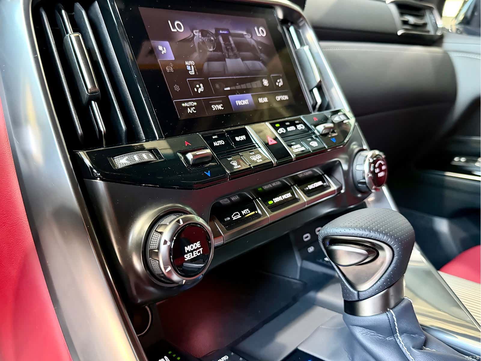 Lexus LX, 2026 10
