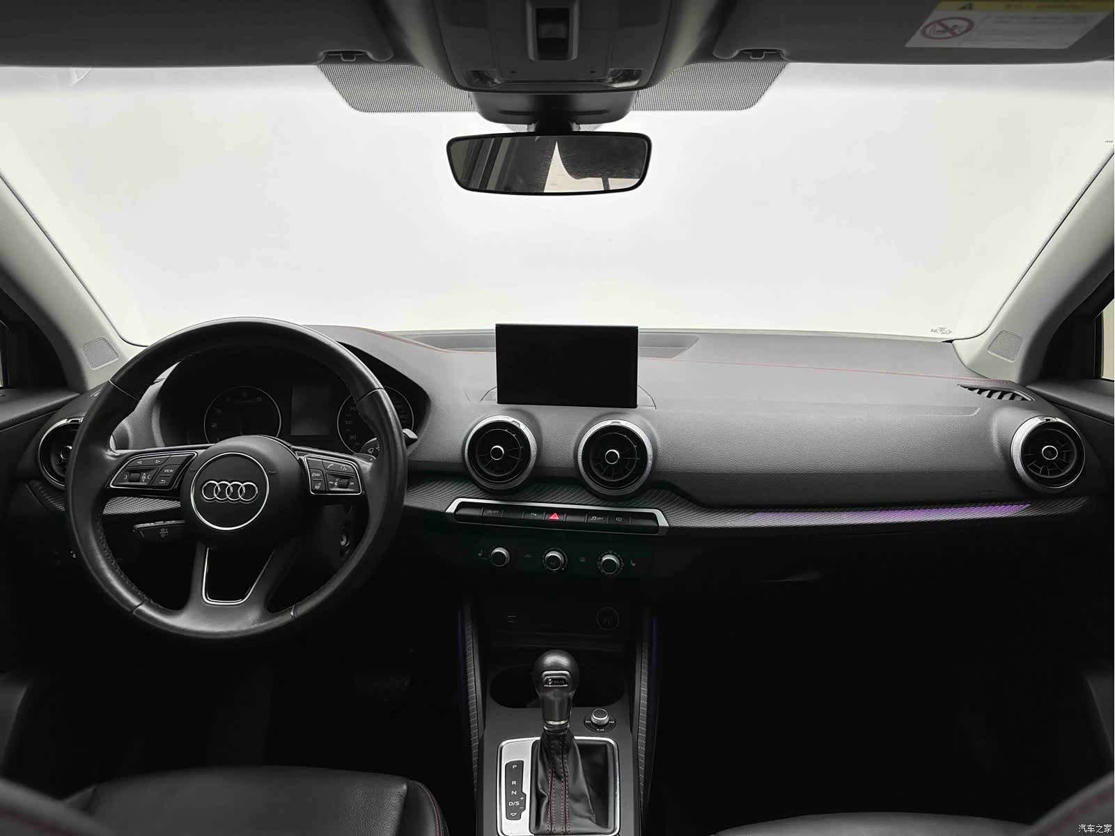 Audi Q2L, 2023 14