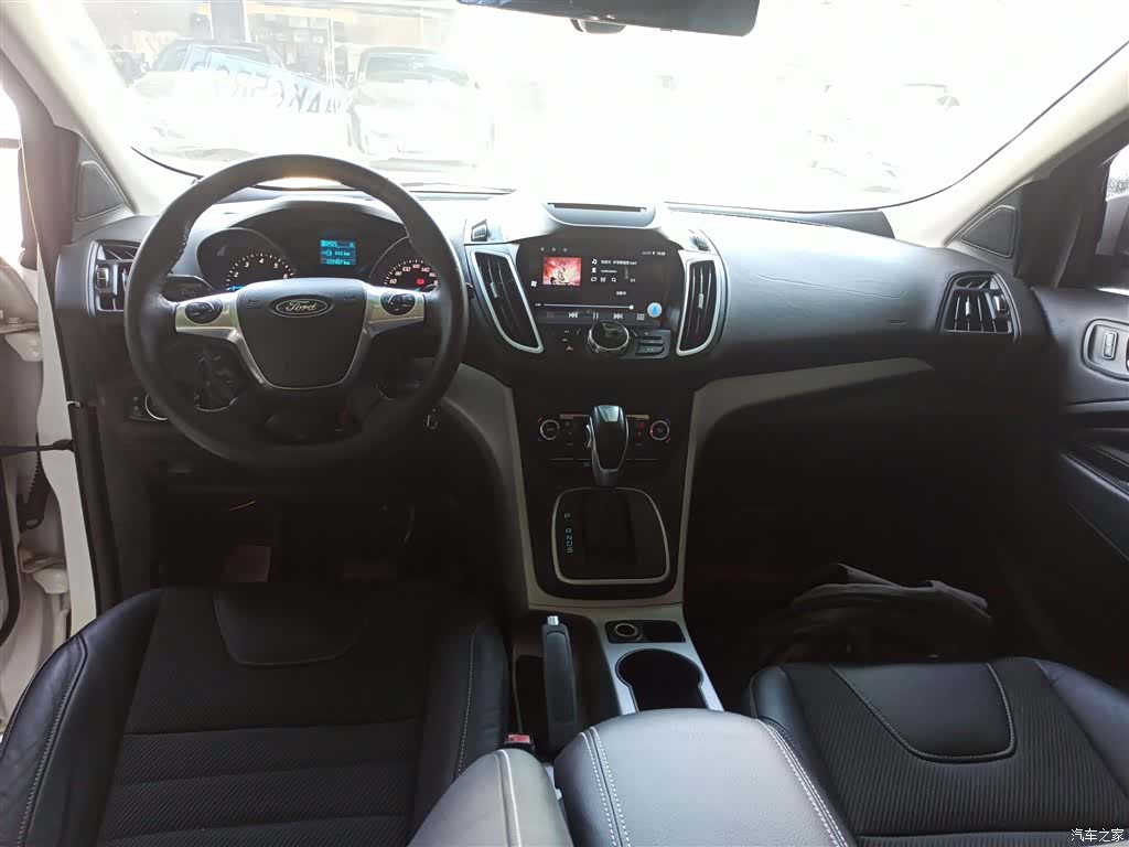 Ford Kuga, 2016 10