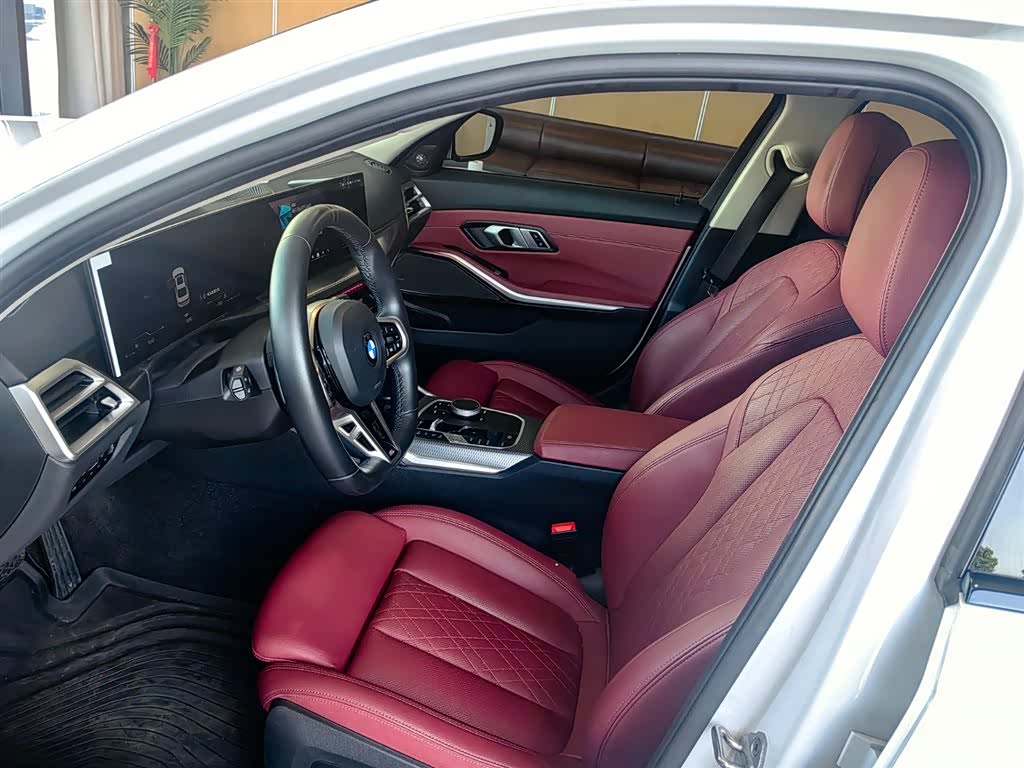 BMW 3 Series, 2024 7