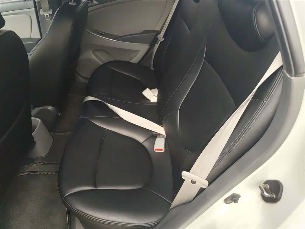 Hyundai GLS, 2014 13