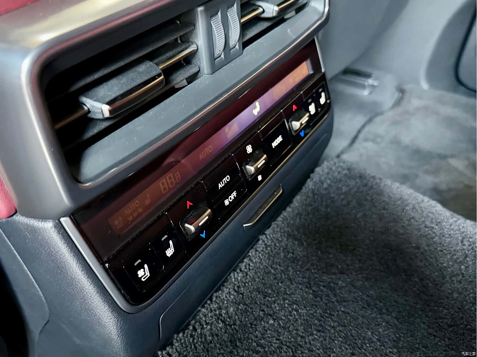Lexus LX, 2026 33