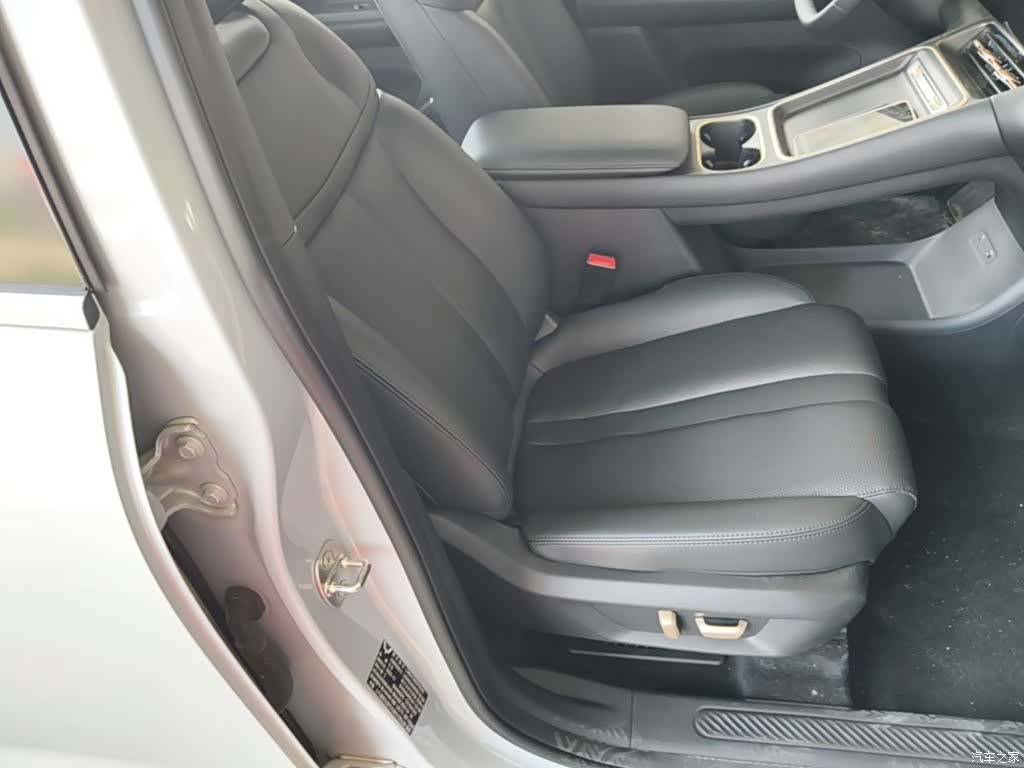 Wuling Starlight, 2025 25