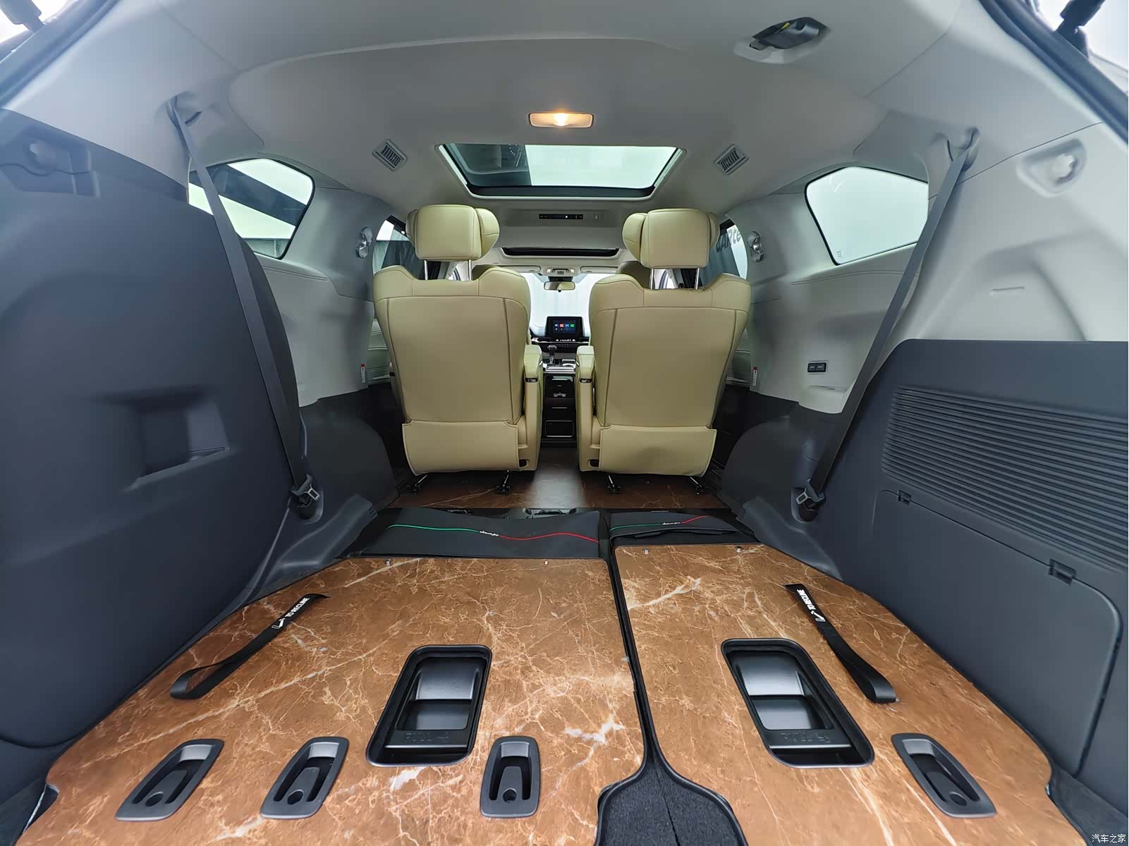 Toyota Granvia, 2024 23