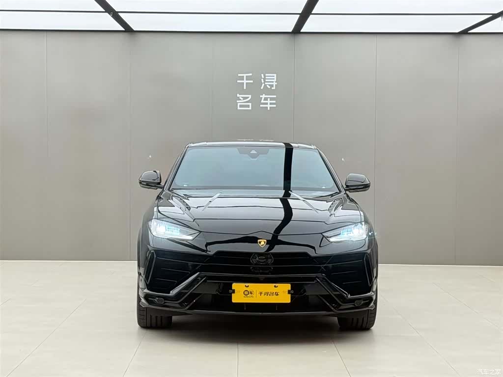 Lamborghini Urus, 2023 2