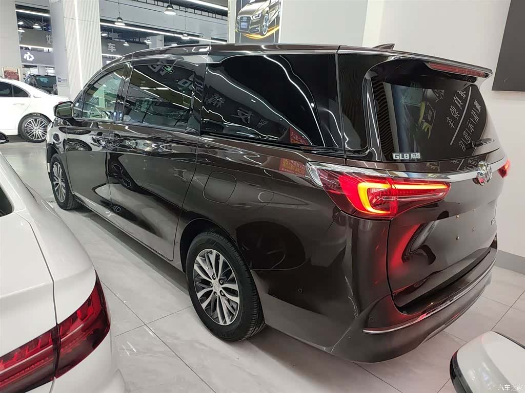 Buick GL8, 2021 все фото