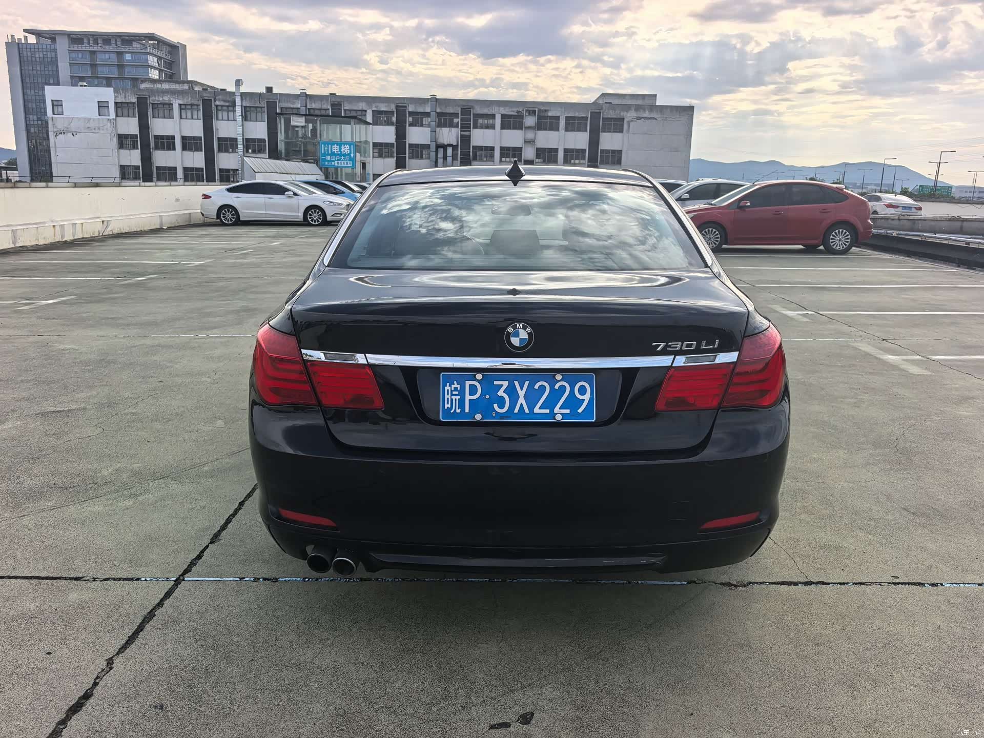 BMW 7 Series, 2010 все фото