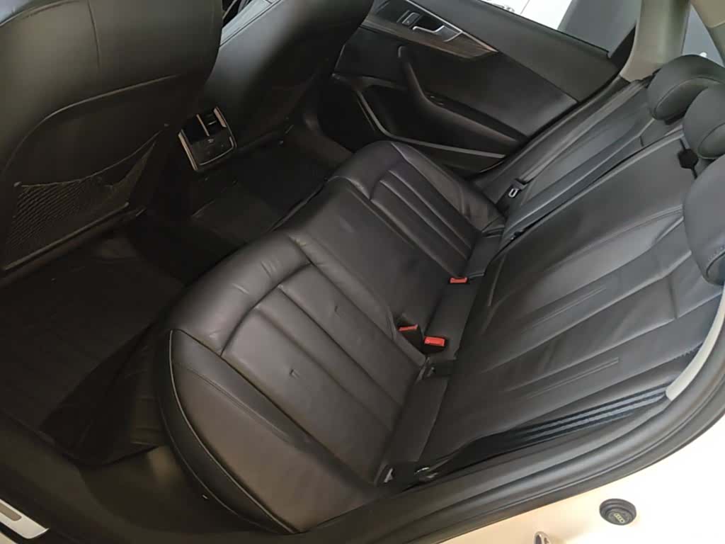 Audi A4L, 2017 13