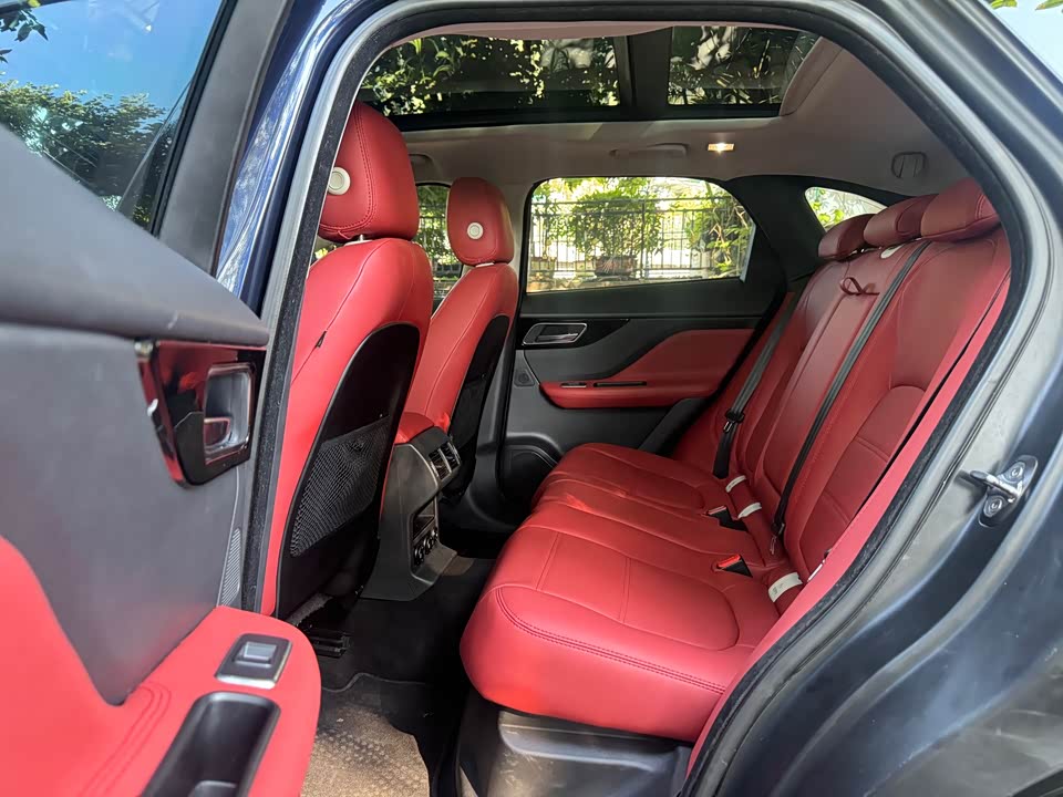 Jaguar F-PACE Jaguar F-PACE