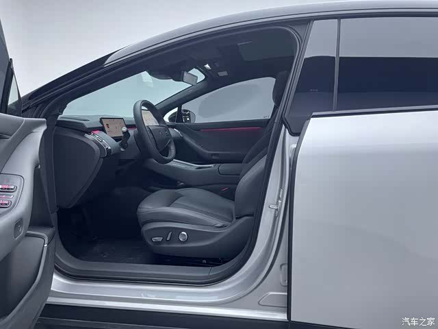 Xpeng P7, 2025 18